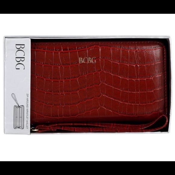 BCBG Handbags - BCBG Ruby Wrislet wallet